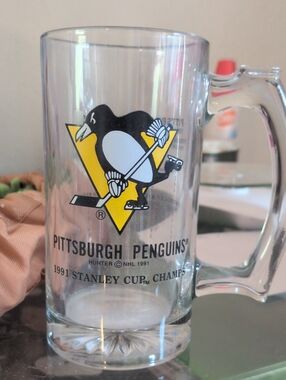 Pittsburgh Penguins 1991 Stanley Cup Clear Glass Beer Mug - Yellow & Black Logo
